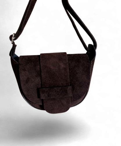 zamszowa-torebka-vera-pelle -viralowy-model.png