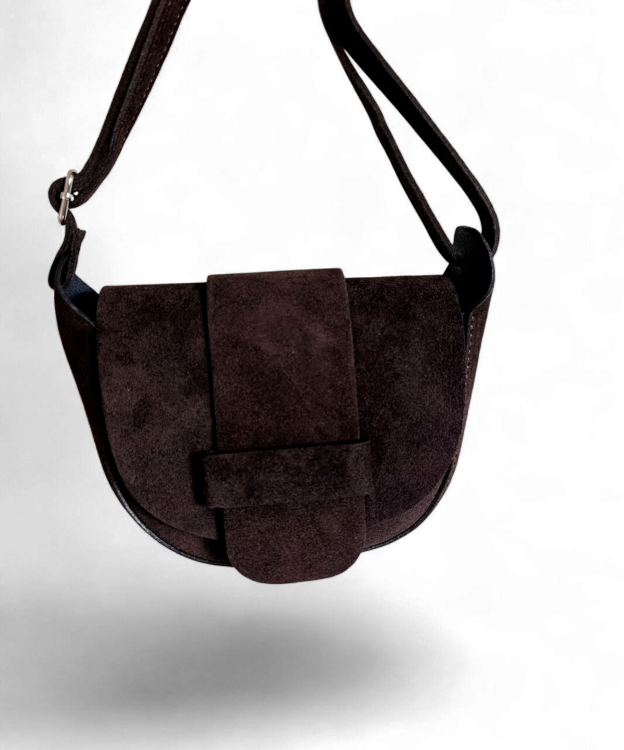 zamszowa-torebka-vera-pelle -viralowy-model.png