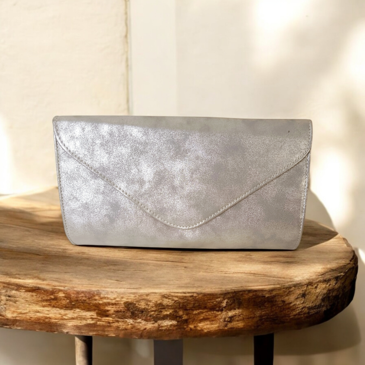 srebrna-torebka-damska-sylwester.png