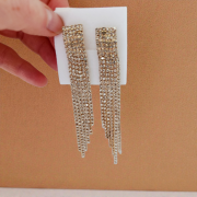 wiszące kolczyki złote