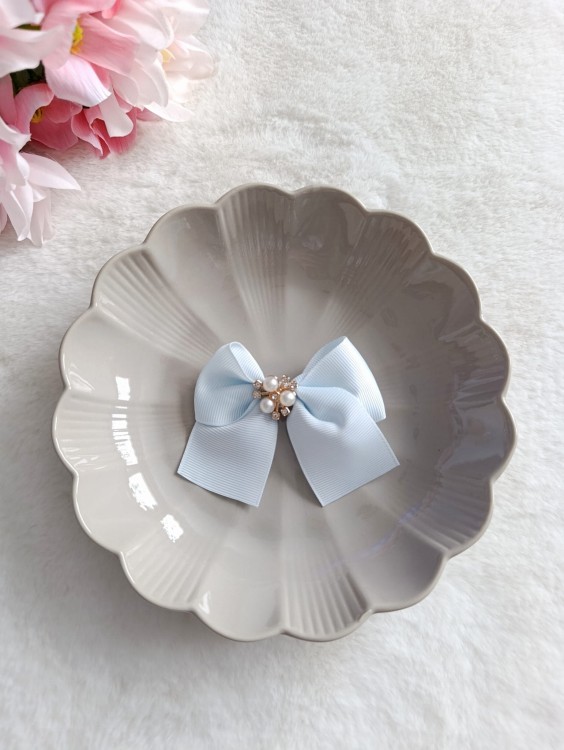 błękitna-spinka-kokarda-perła-pastelowa.jpg