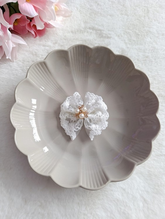 biała-koronkowa-spinka-do-włosów.jpg