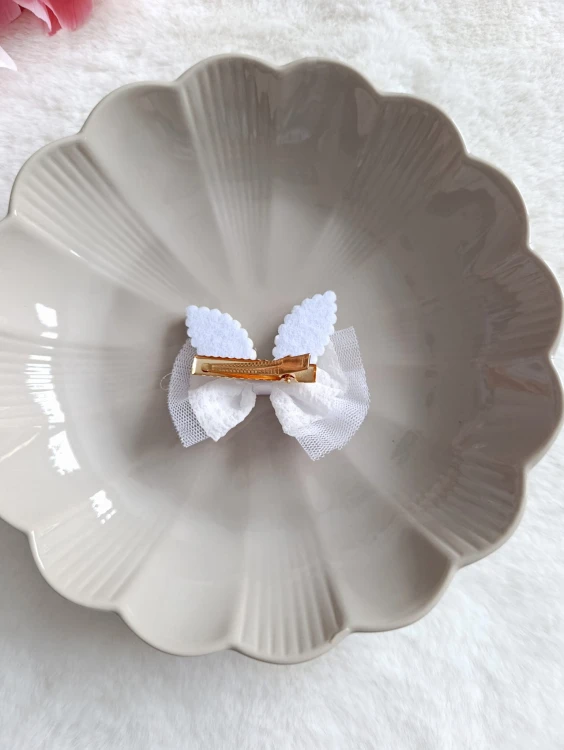 spinka-do-włosów-biała-uszy-królika-perły (1).jpg
