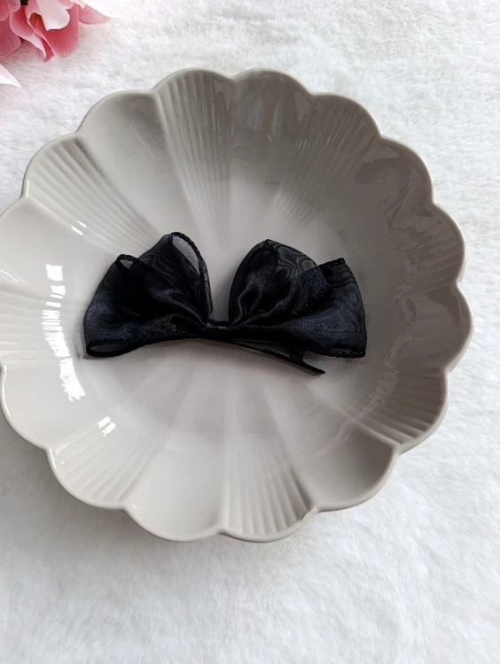 czarna-spinka-na-bok-głowy (1).jpg