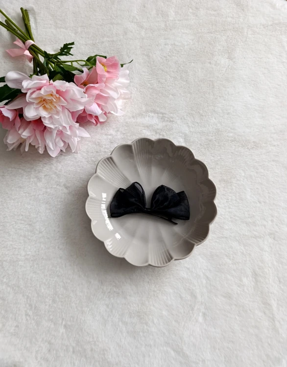 czarna-spinka-na-bok-głowy (2).jpg