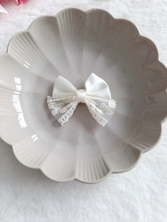 kremowa-satynowa-spinka-do-włosów (1).jpg