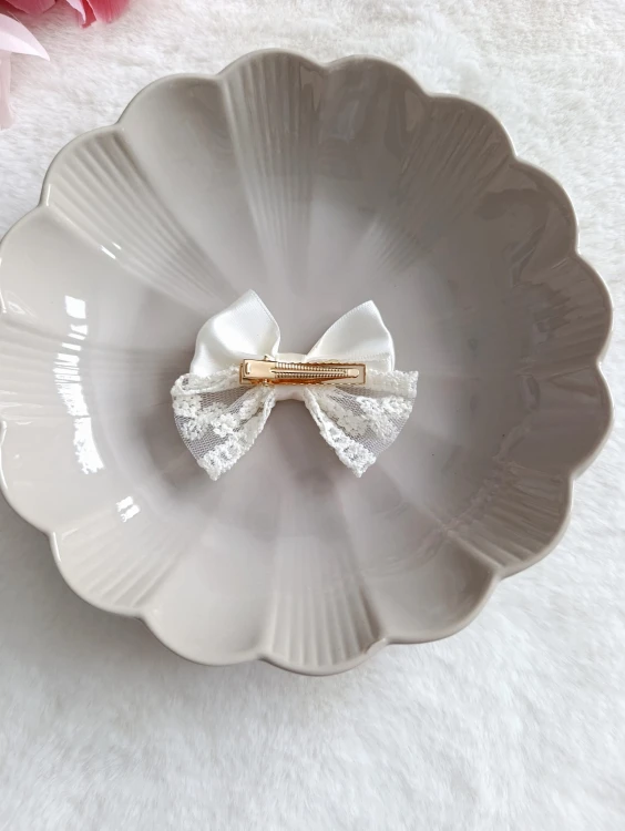 kremowa-satynowa-spinka-do-włosów (2).jpg