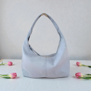 torebka-damska-błękitna-zamszowa-wiosna (3).png