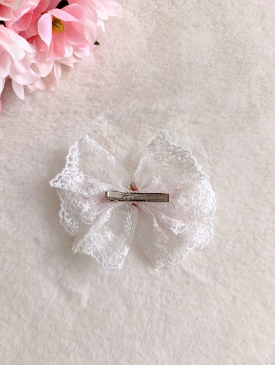 biało-różowa-spinka-koronkowa-do-włosów (1).jpg
