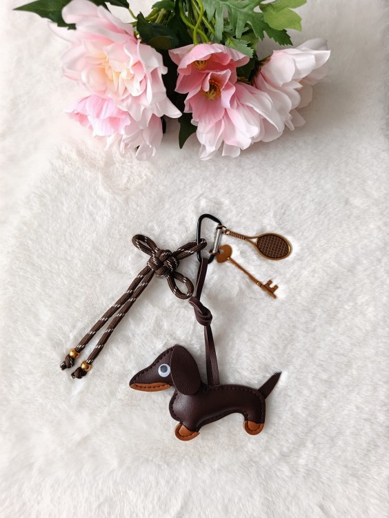 breloczek-piesek-do-torebki-czekoladowy-plecak (2).jpg