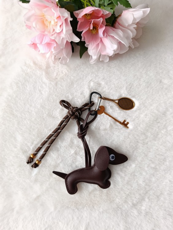 breloczek-piesek-do-torebki-czekoladowy-plecak (3).jpg