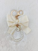brelok-kokarda-ecru-perły (2).jpg