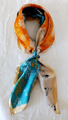 apaszka-damska-kwiaty-na-szyję (1).jpg