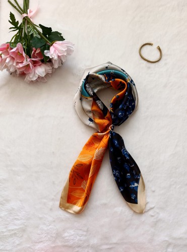 apaszka-damska-kwiaty-na-szyję (4).jpg