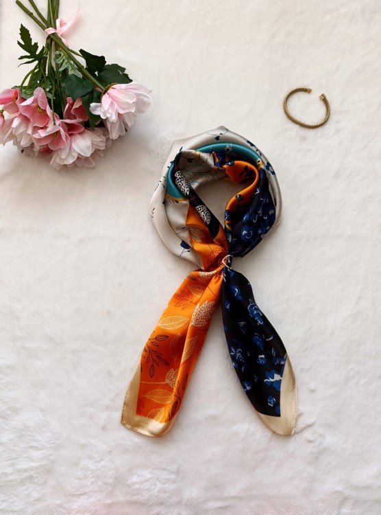 apaszka-damska-kwiaty-na-szyję (4).jpg