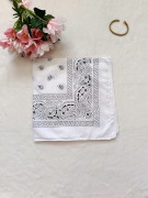 apaszka-damska-biało-czarna-chustka (2).jpg