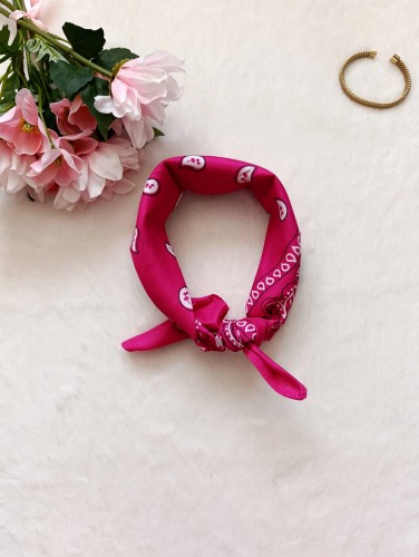 apaszka-damska-malinowa-na-wiosnę (3).jpg