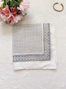 apaszka-damska-w-groszki (2).jpg