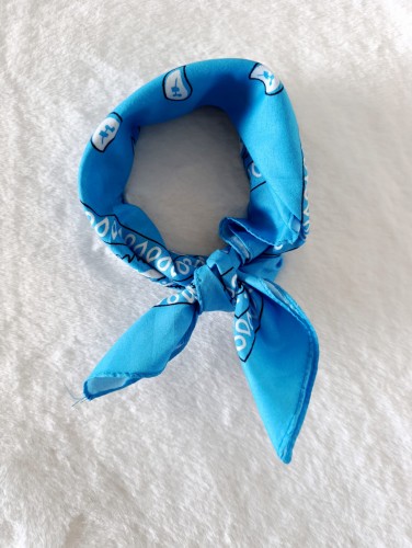 apaszka-damska-niebieska-wzór-wiosenna (1).jpg