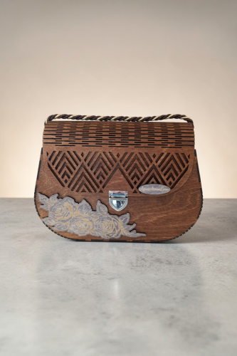 torebka-drewniana-zoja-apaszkowelove-brązowa (9).png