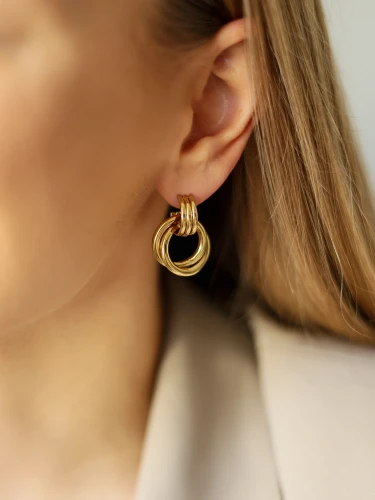 kolczyki-ringi-złote-kółka-wiszące.webp