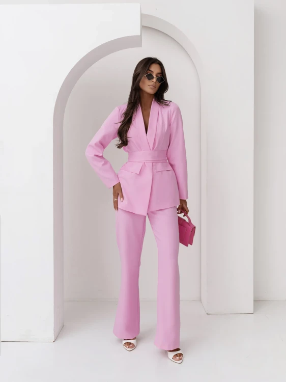 komplet-damski-różowy.webp