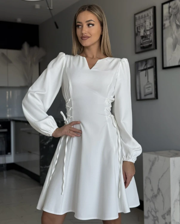 LAURA-SUKIENKA-WIĄZANIE-PO-BOKACH (1).jpeg