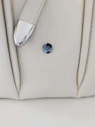 torebka z solidnym zapięciem magnetycznym