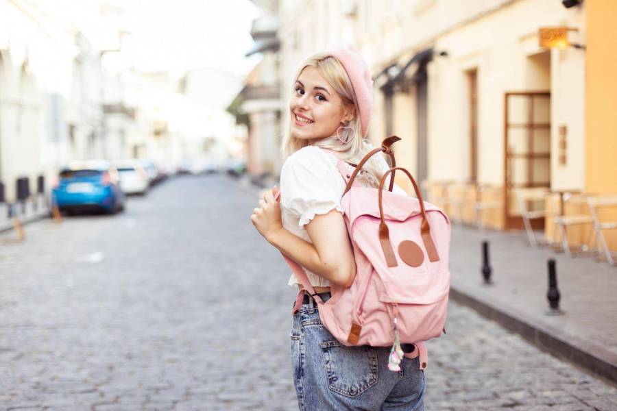 Plecak damski pastelowy błękitny pojemny to wygoda i styl na co dzień